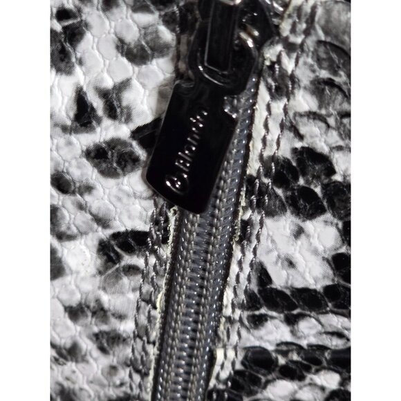 Blondo Elvina Snakeskin Waterproof Ankle Booties - Picture 15 of 16